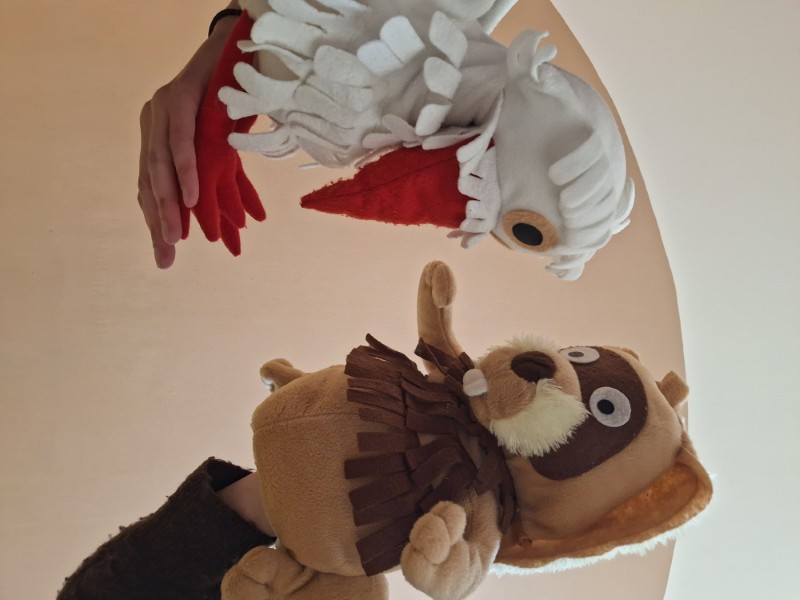 Buikspreekpoppen in gesprek, dramatherapie, oefenen in een veilige omgeving